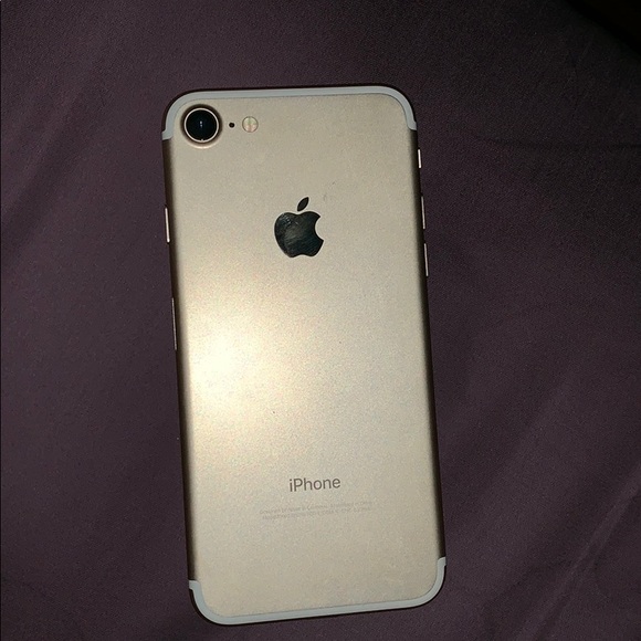 LOCKED iPhone 7 rose gold - Picture 2 of 4